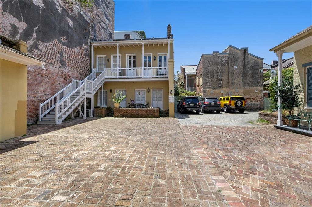 922 SAINT LOUIS Street 1