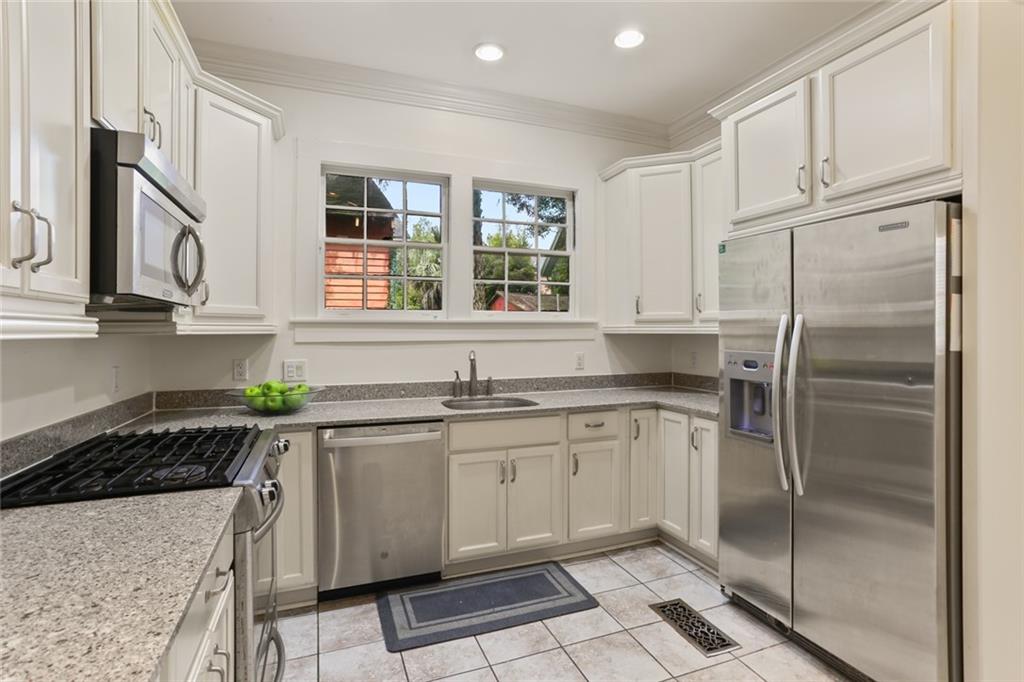 1659 DUFOSSAT Street