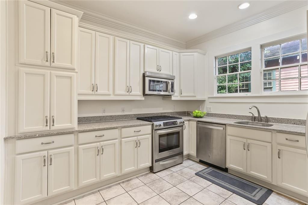 1659 DUFOSSAT Street