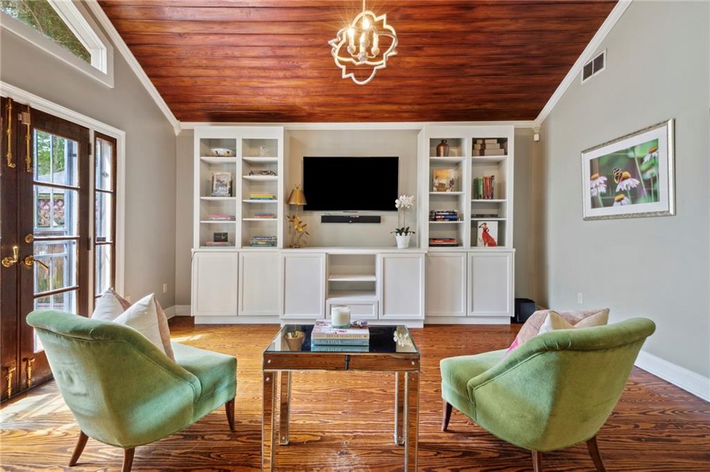 2313 BURDETTE Street