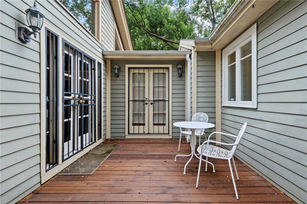 2313 BURDETTE Street