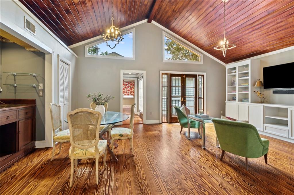 2313 BURDETTE Street