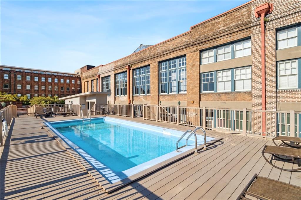 1111 S PETERS Street 415