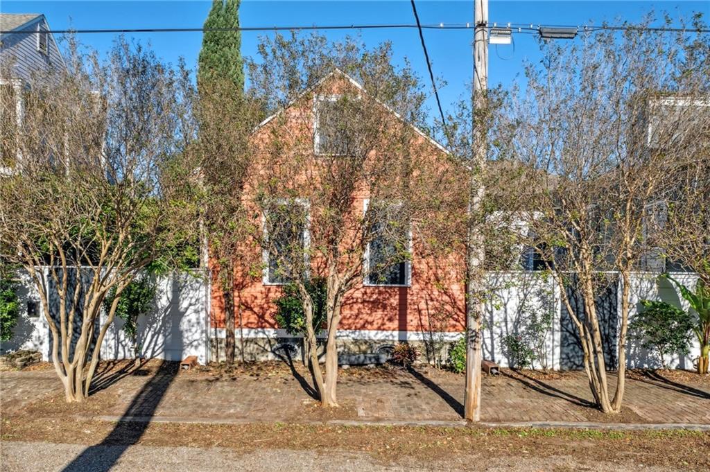 1315 COLUMBUS Street
