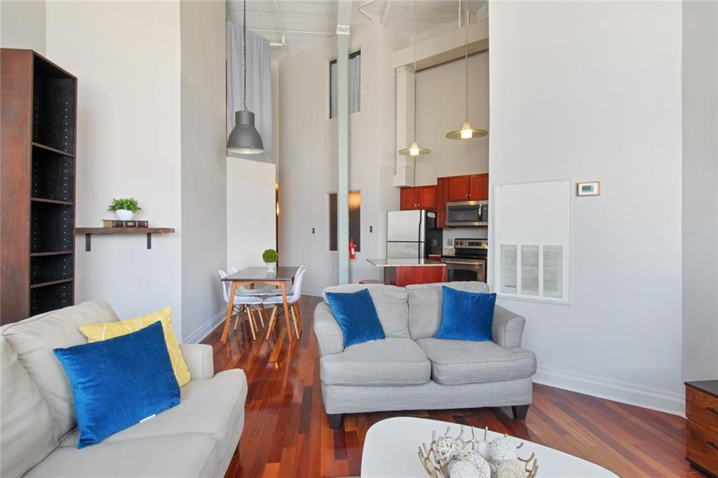 920 POEYFARRE Street 430