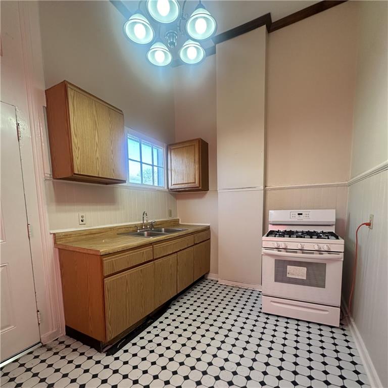 937-939 N CLAIBORNE Avenue