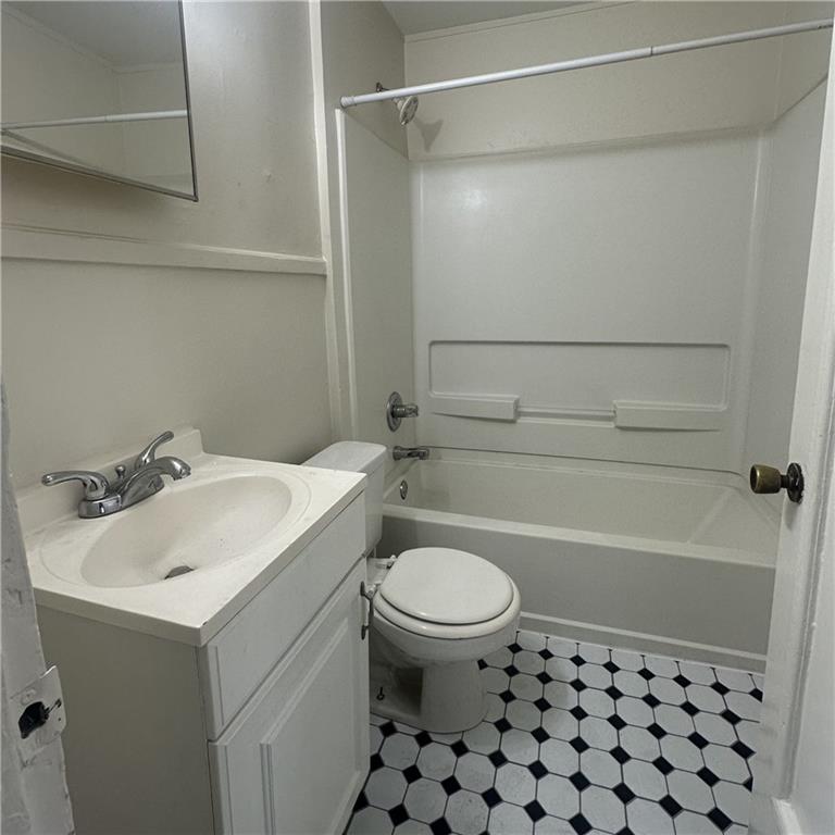 937-939 N CLAIBORNE Avenue