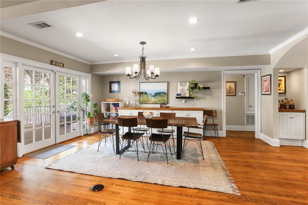 6035 LOUIS XIV Street