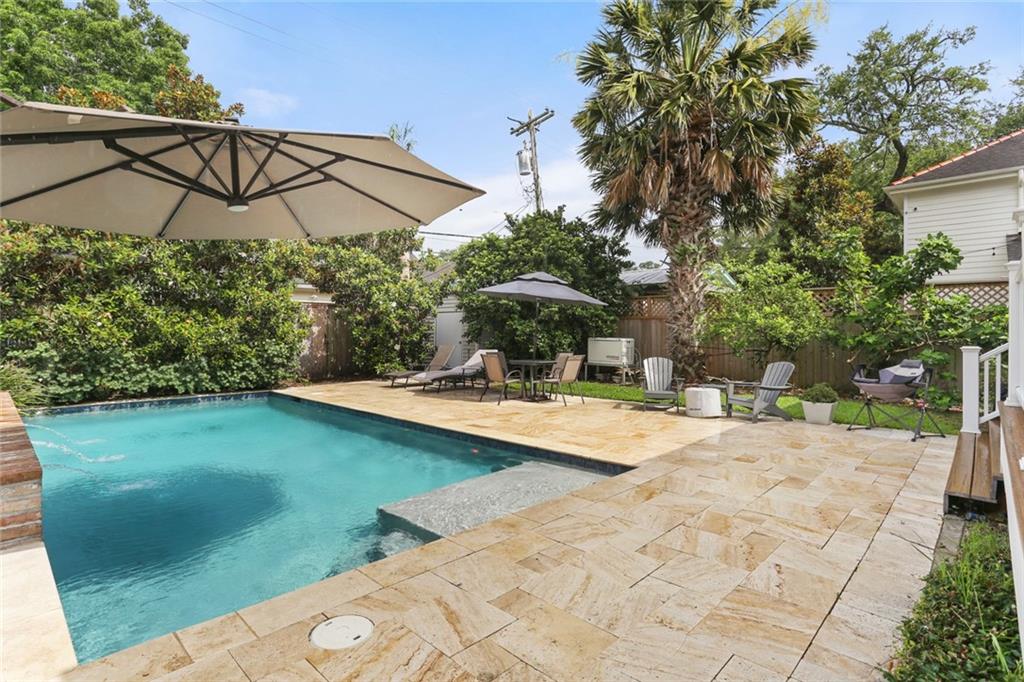 6035 LOUIS XIV Street