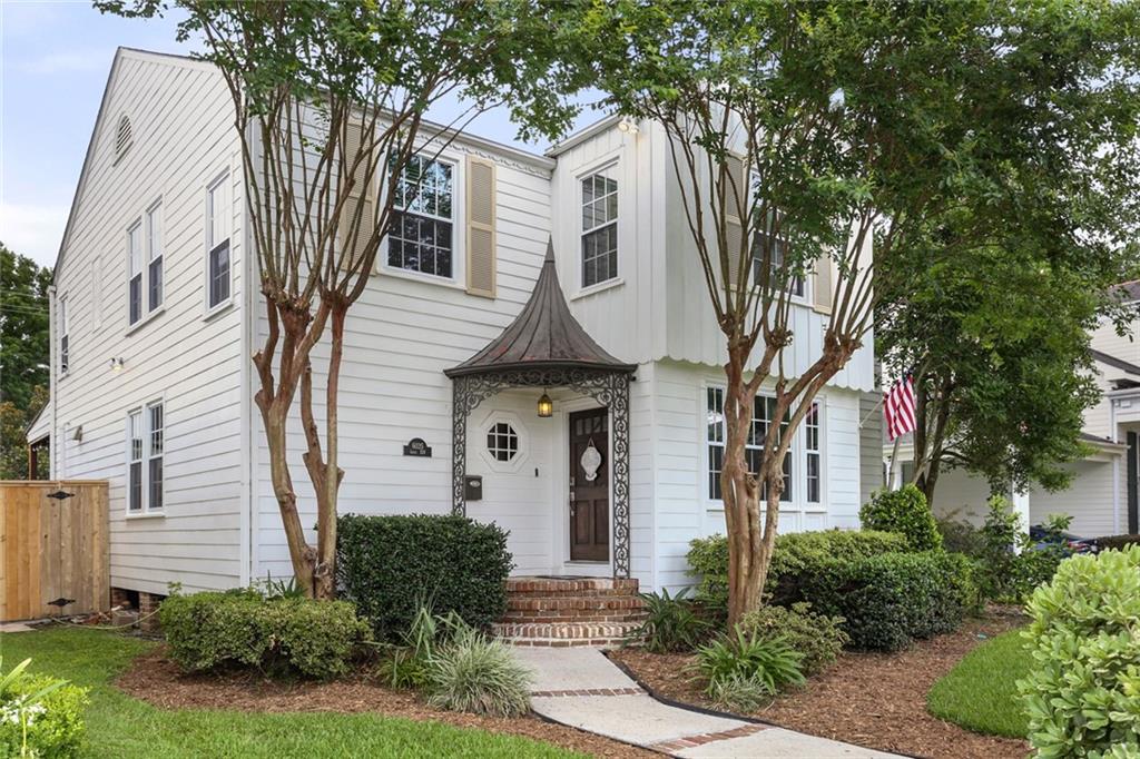 6035 LOUIS XIV Street