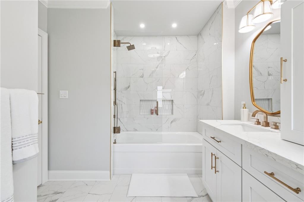 6228 CANAL Boulevard