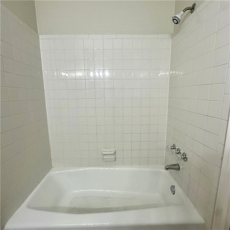 522 DAUPHINE Street Rear