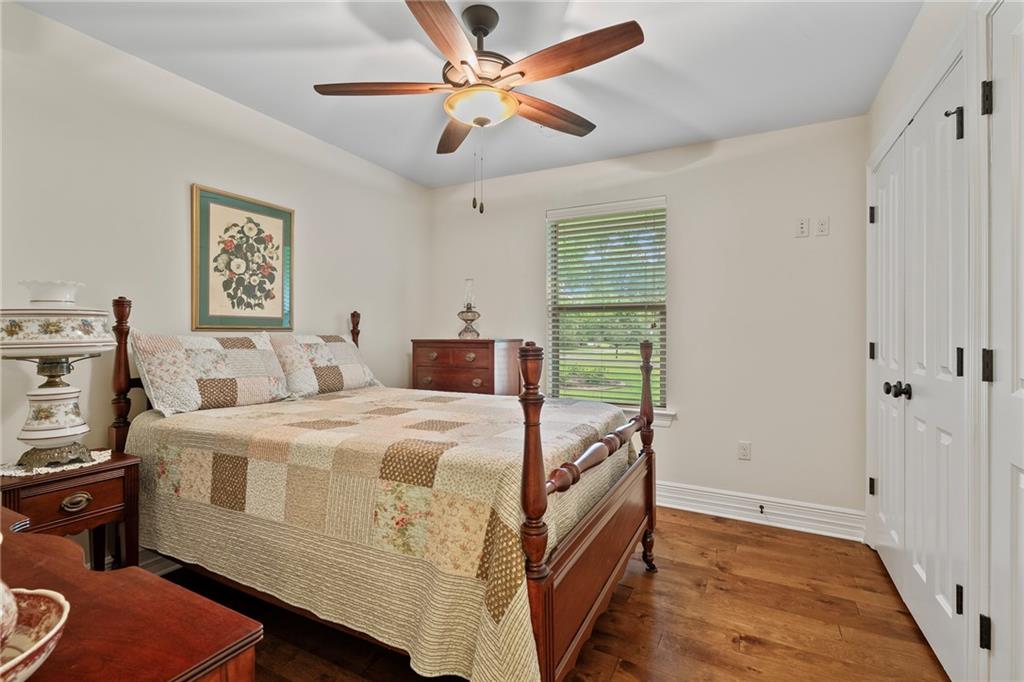 6 HOLLY Lane