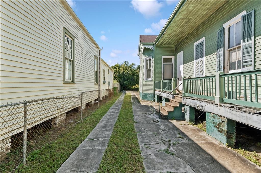 2640-44 URSULINES Avenue