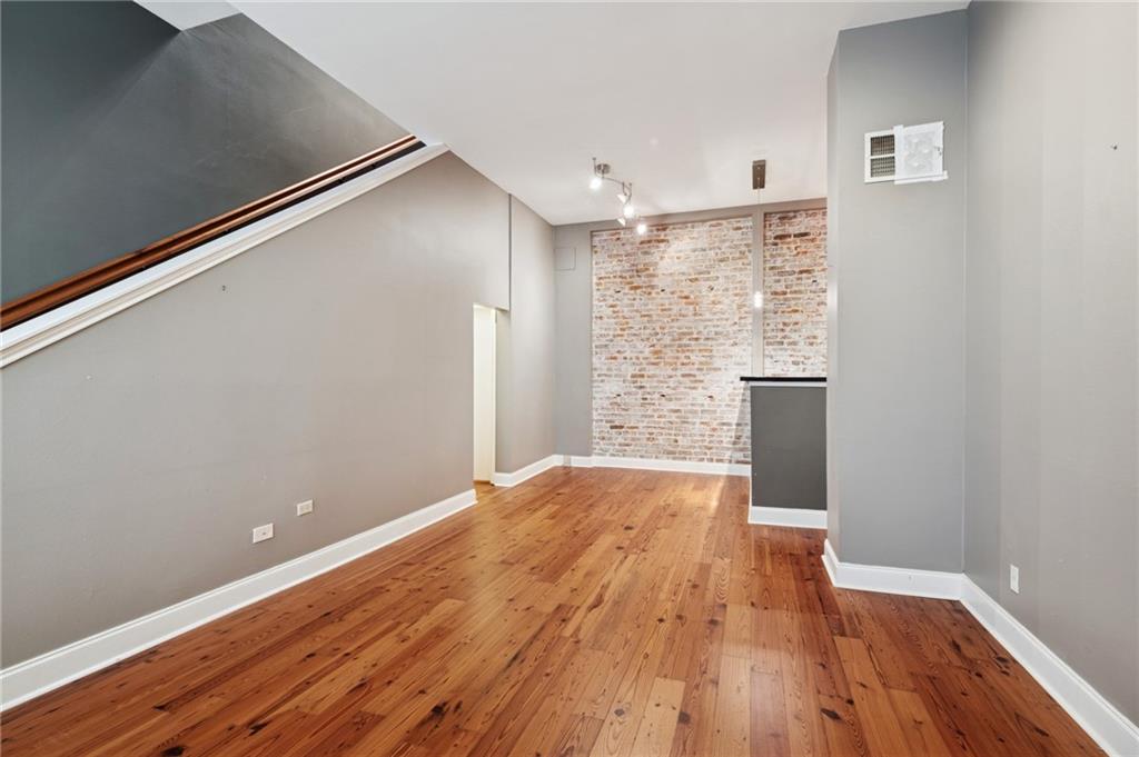 330 JULIA Street 215