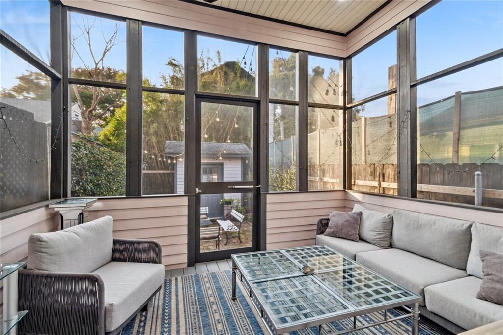 1227 ANNUNCIATION Street