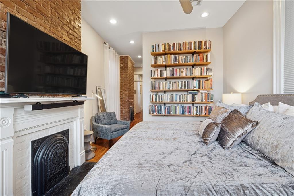 1227 ANNUNCIATION Street