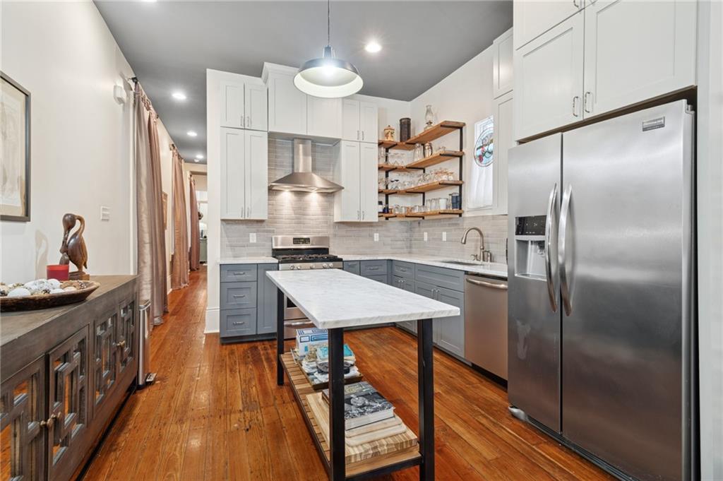 1227 ANNUNCIATION Street