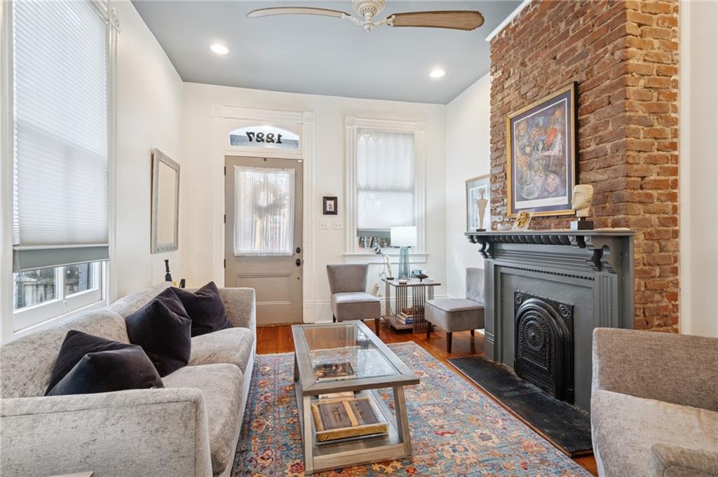 1227 ANNUNCIATION Street