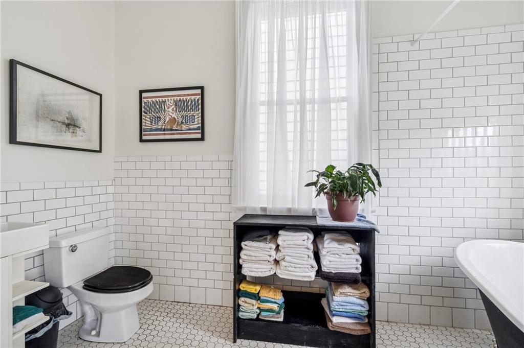 1357 CONSTANCE Street