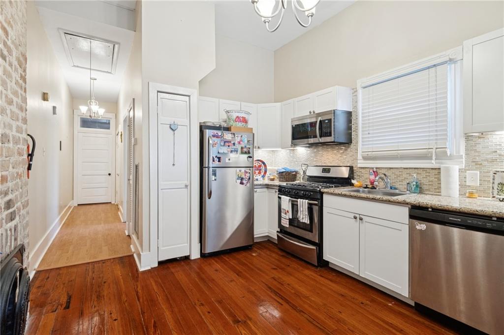 1824-26 BURDETTE Street