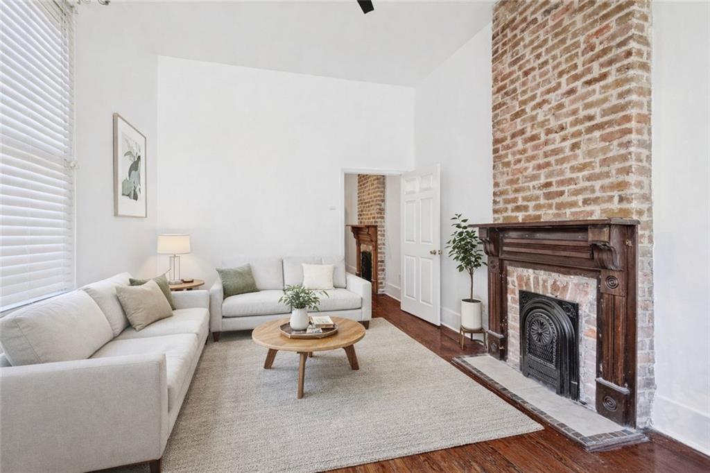 1824-26 BURDETTE Street