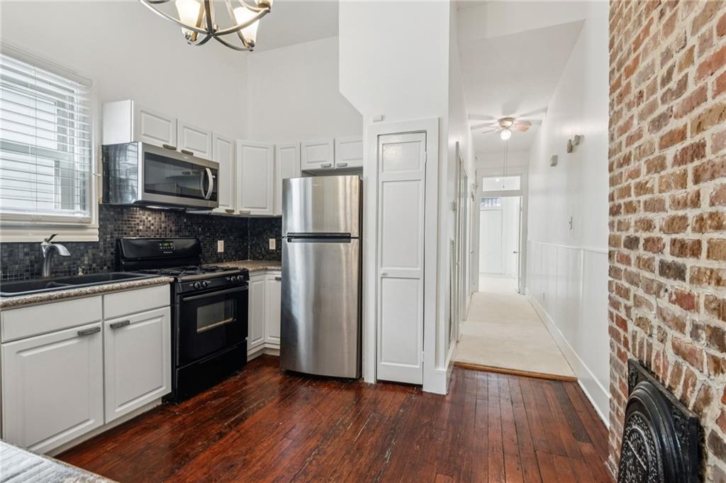 1824-26 BURDETTE Street