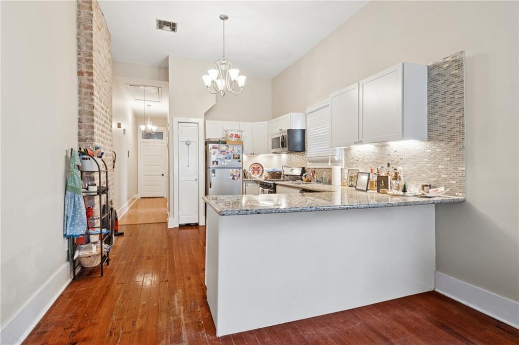 1824-26 BURDETTE Street