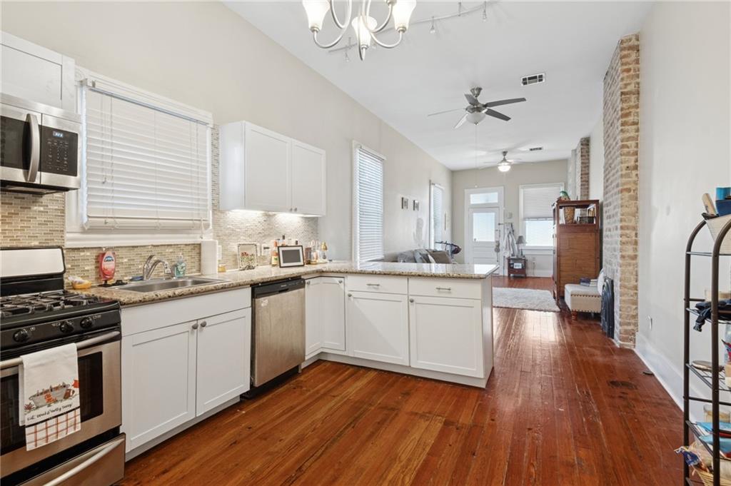 1824-26 BURDETTE Street