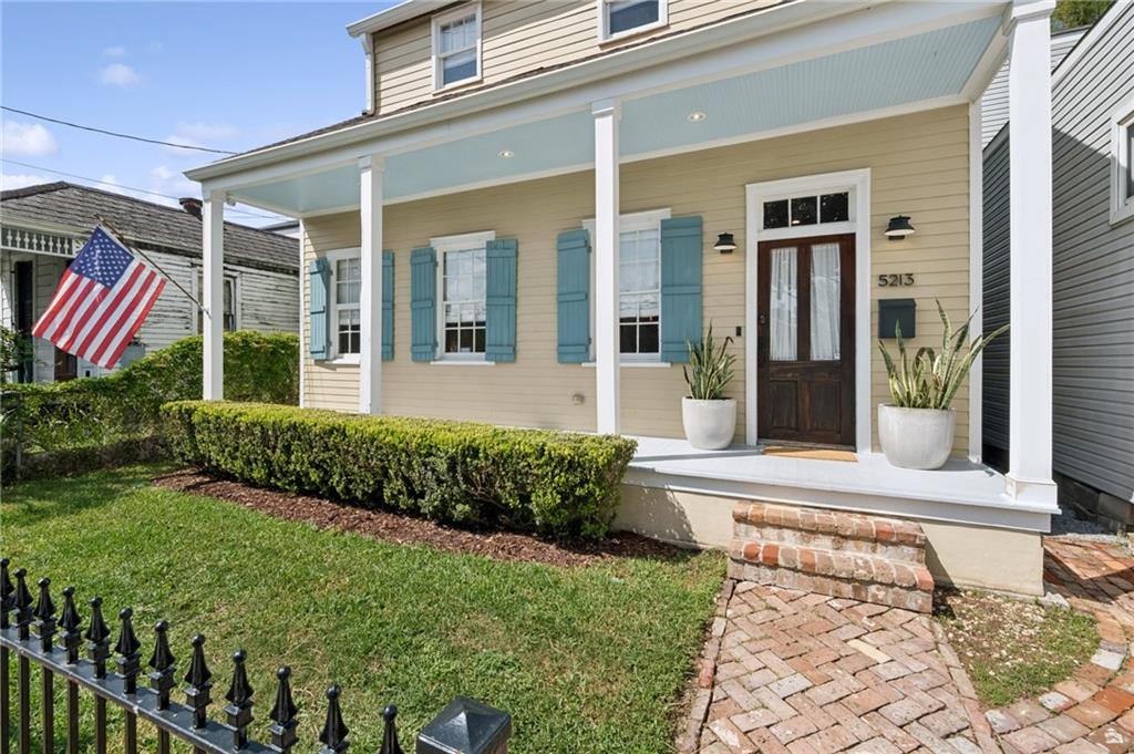 5213 LAUREL Street