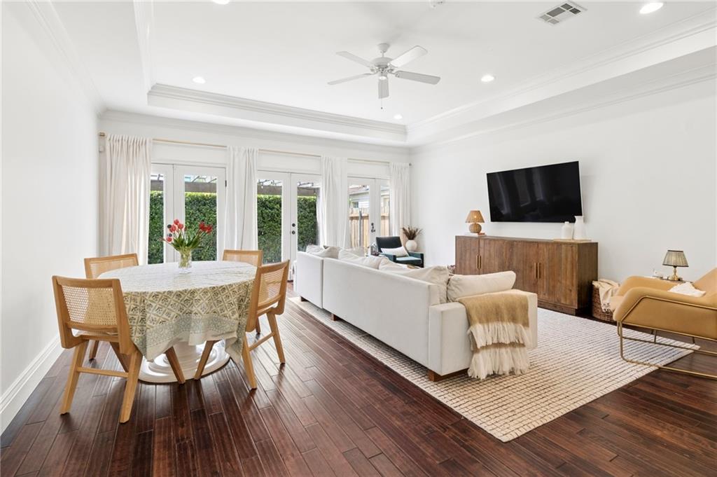 1212 AUSTERLITZ Street