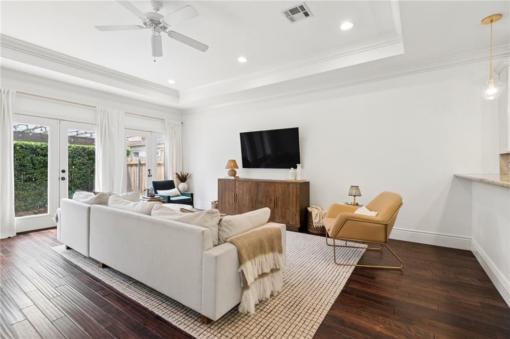 1212 AUSTERLITZ Street