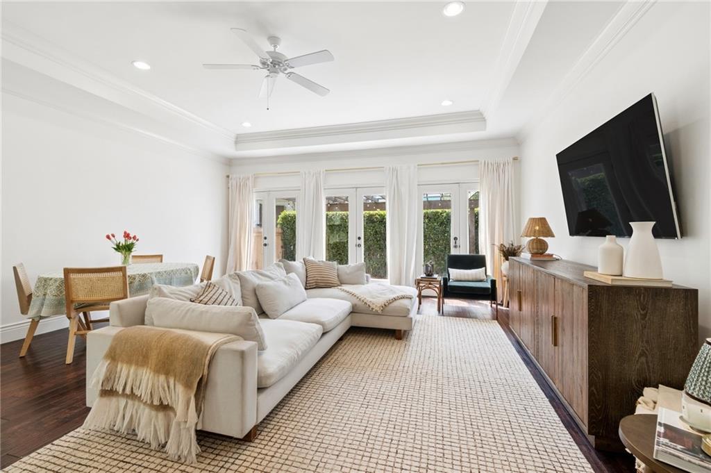 1212 AUSTERLITZ Street