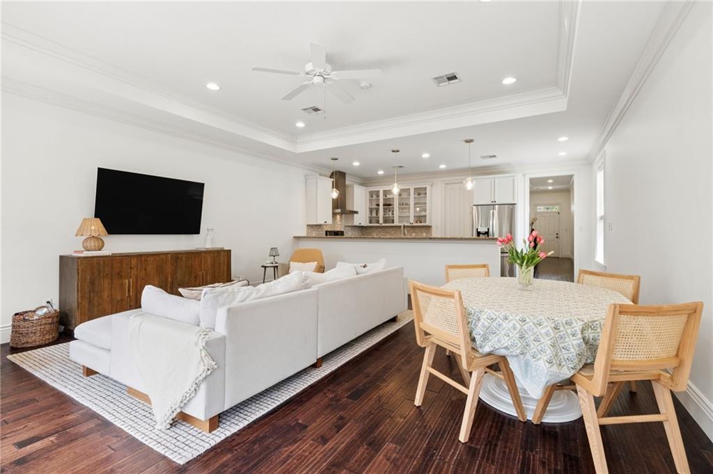 1212 AUSTERLITZ Street