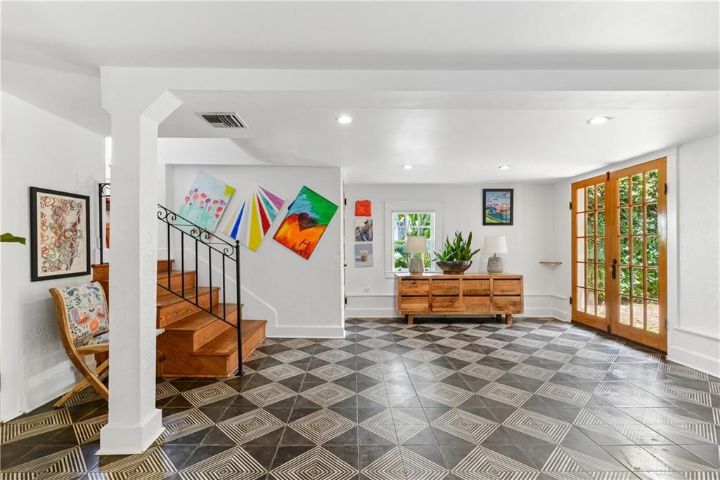918 SOLOMON Place