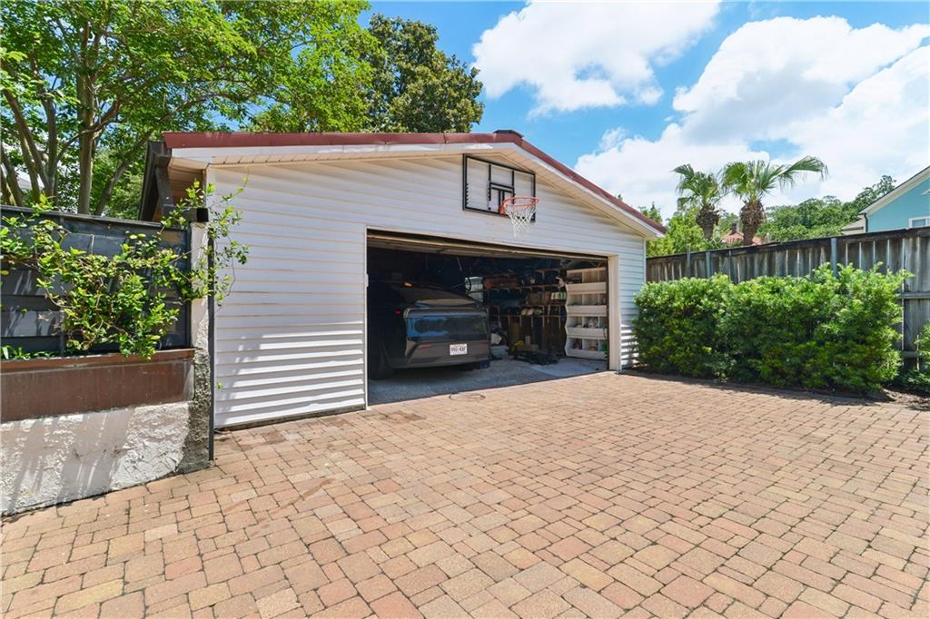 918 SOLOMON Place