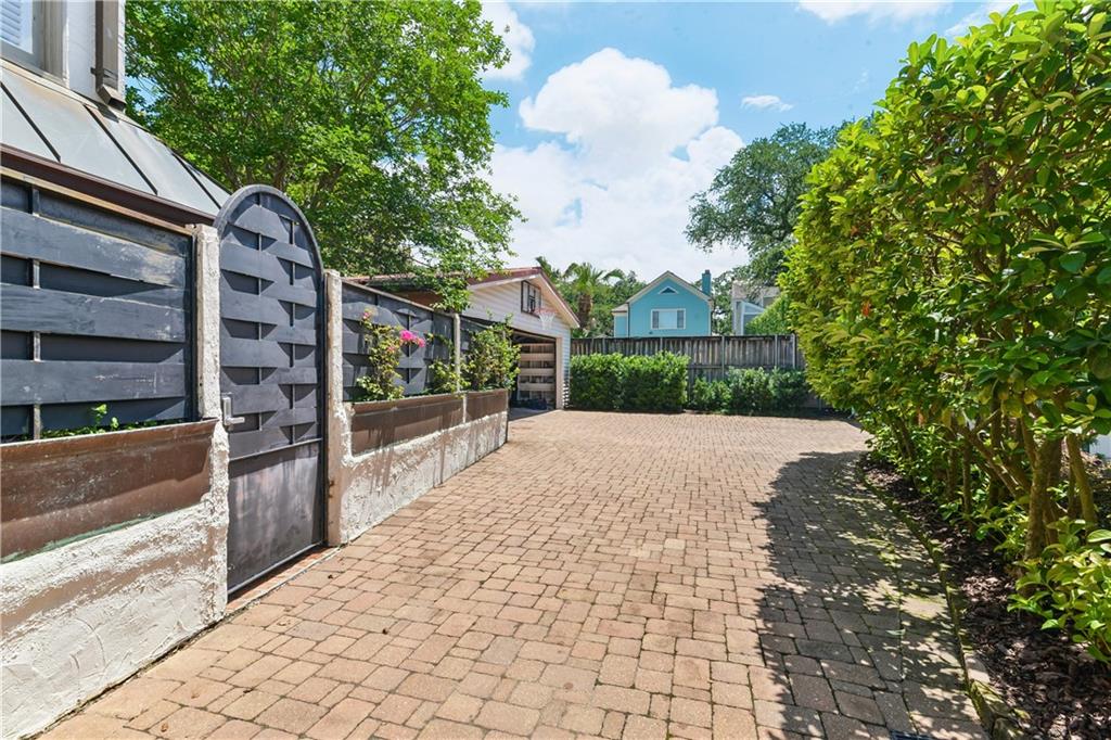 918 SOLOMON Place