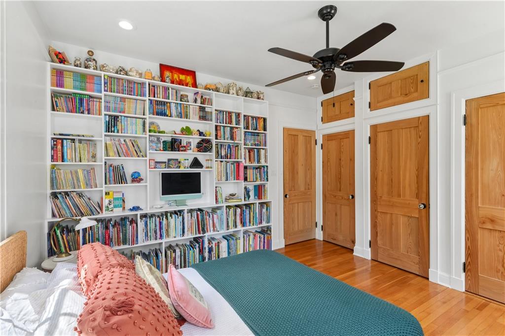 918 SOLOMON Place