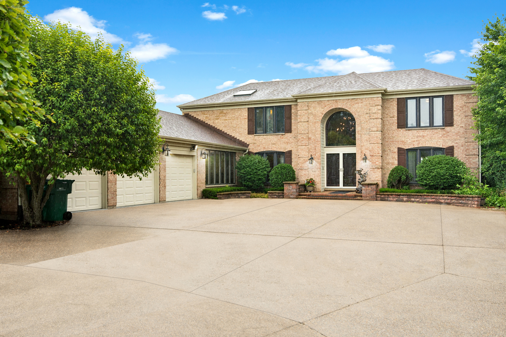 2701 Acacia Terrace