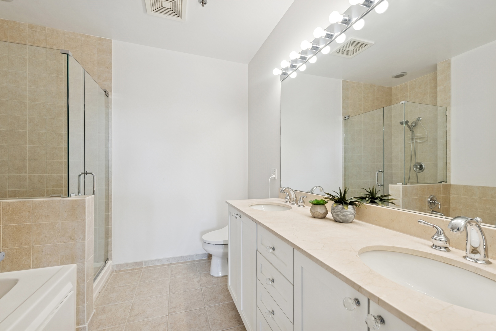 950 W MONROE Street Unit: 808