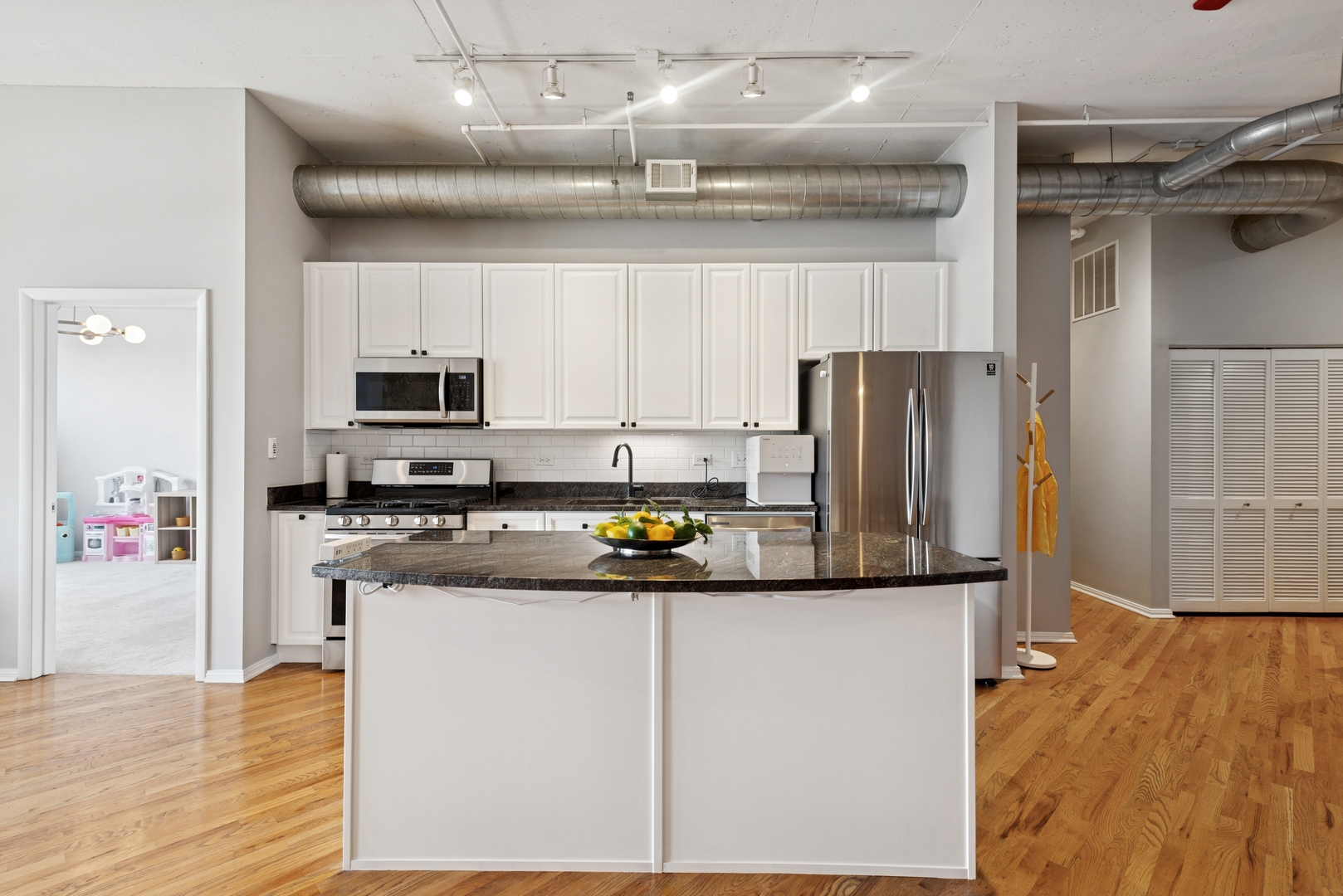 950 W MONROE Street Unit: 808