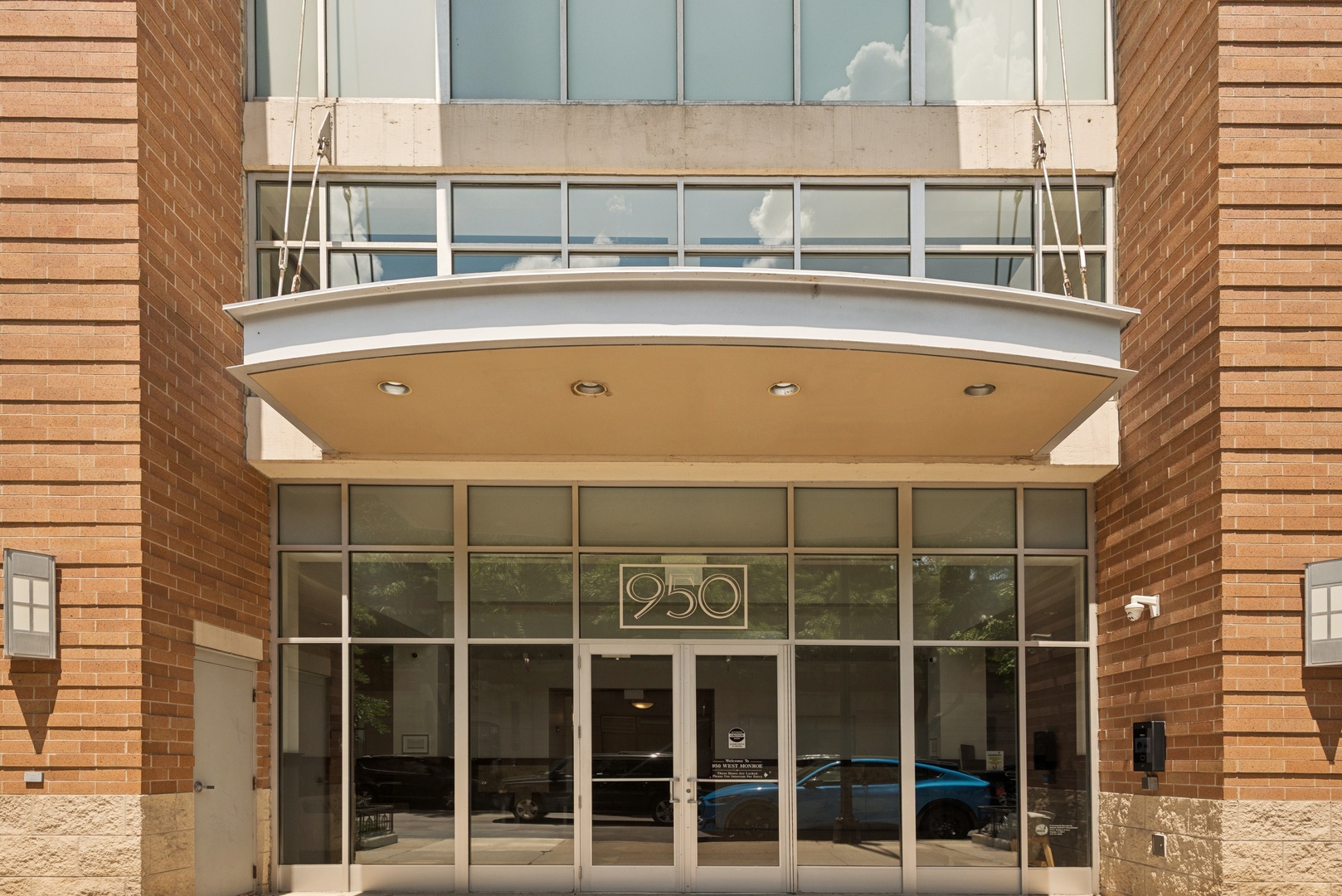 950 W MONROE Street Unit: 808
