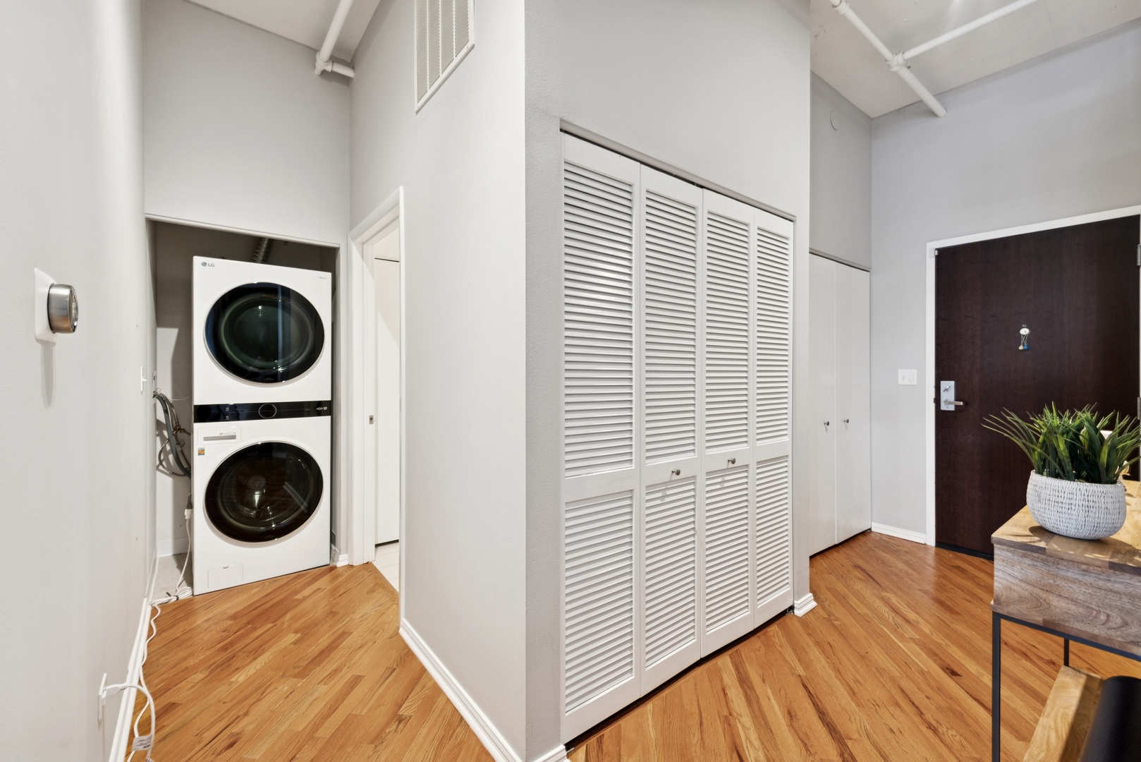 950 W MONROE Street Unit: 808
