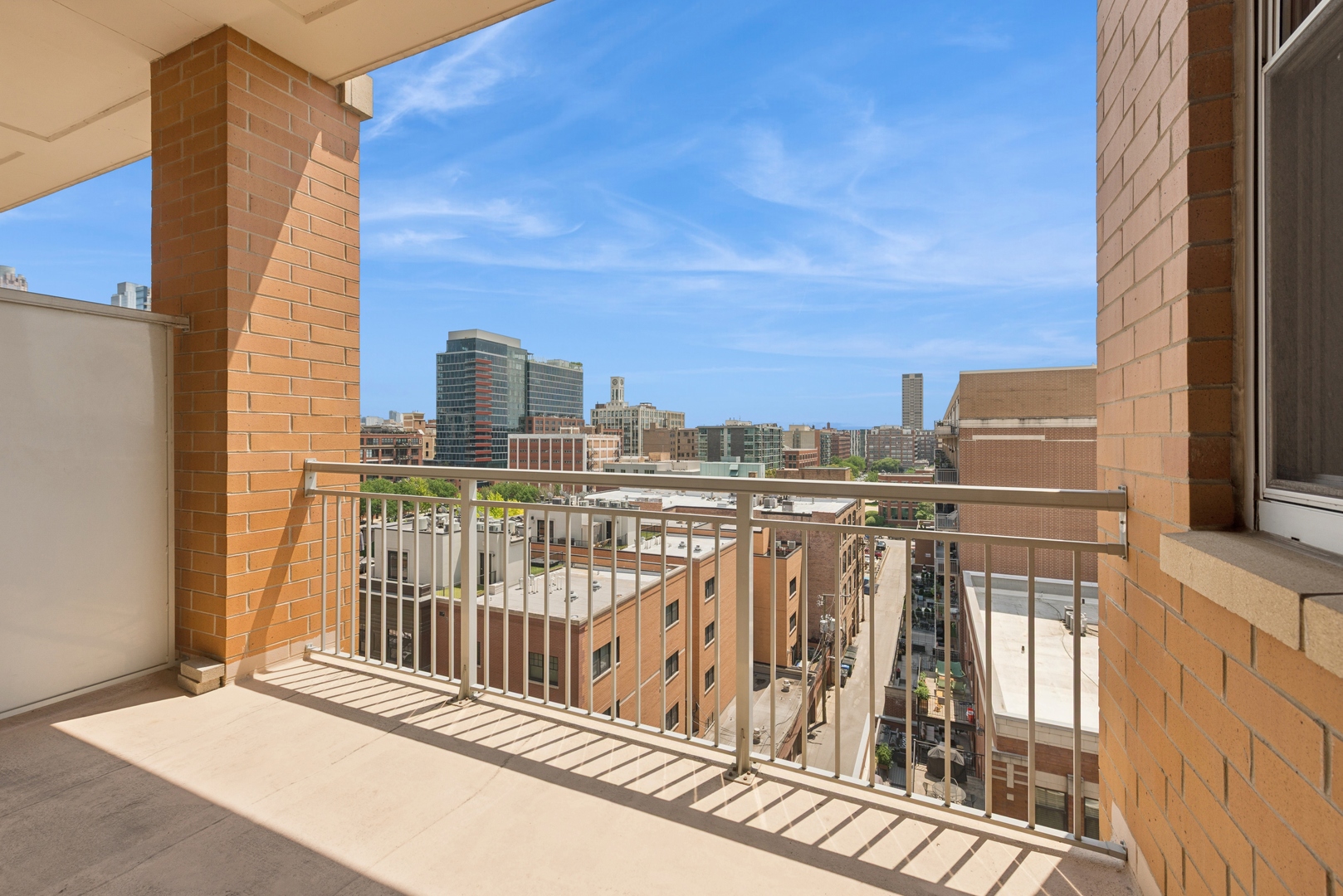 950 W MONROE Street Unit: 808
