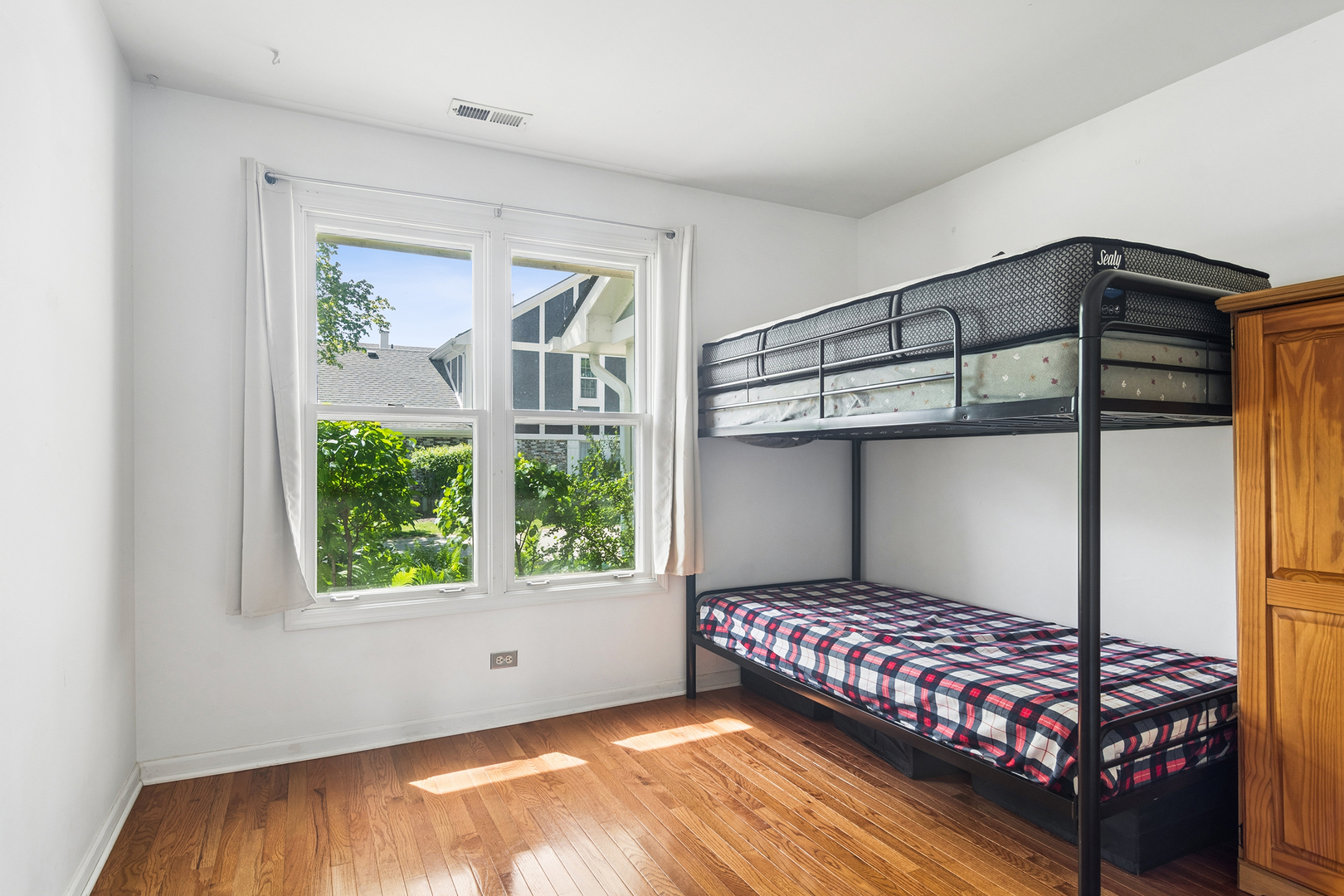 1411 Wentworth Court Unit: 1411
