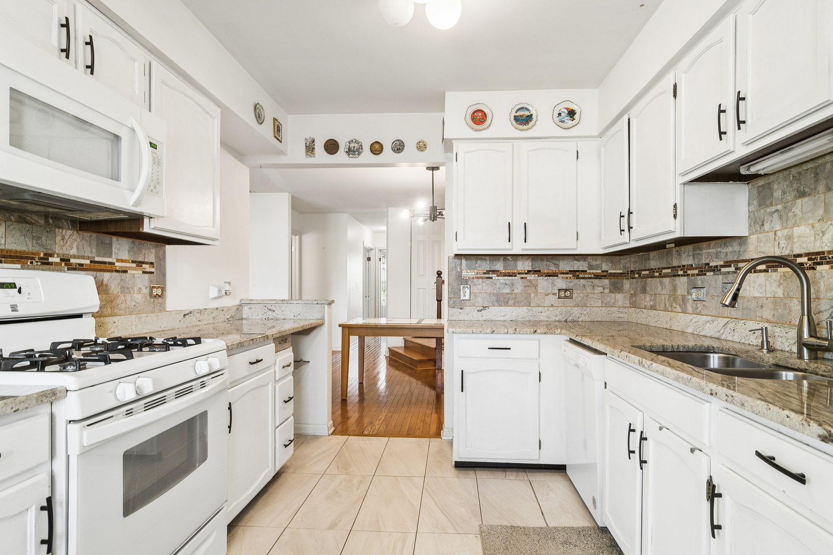 1411 Wentworth Court Unit: 1411