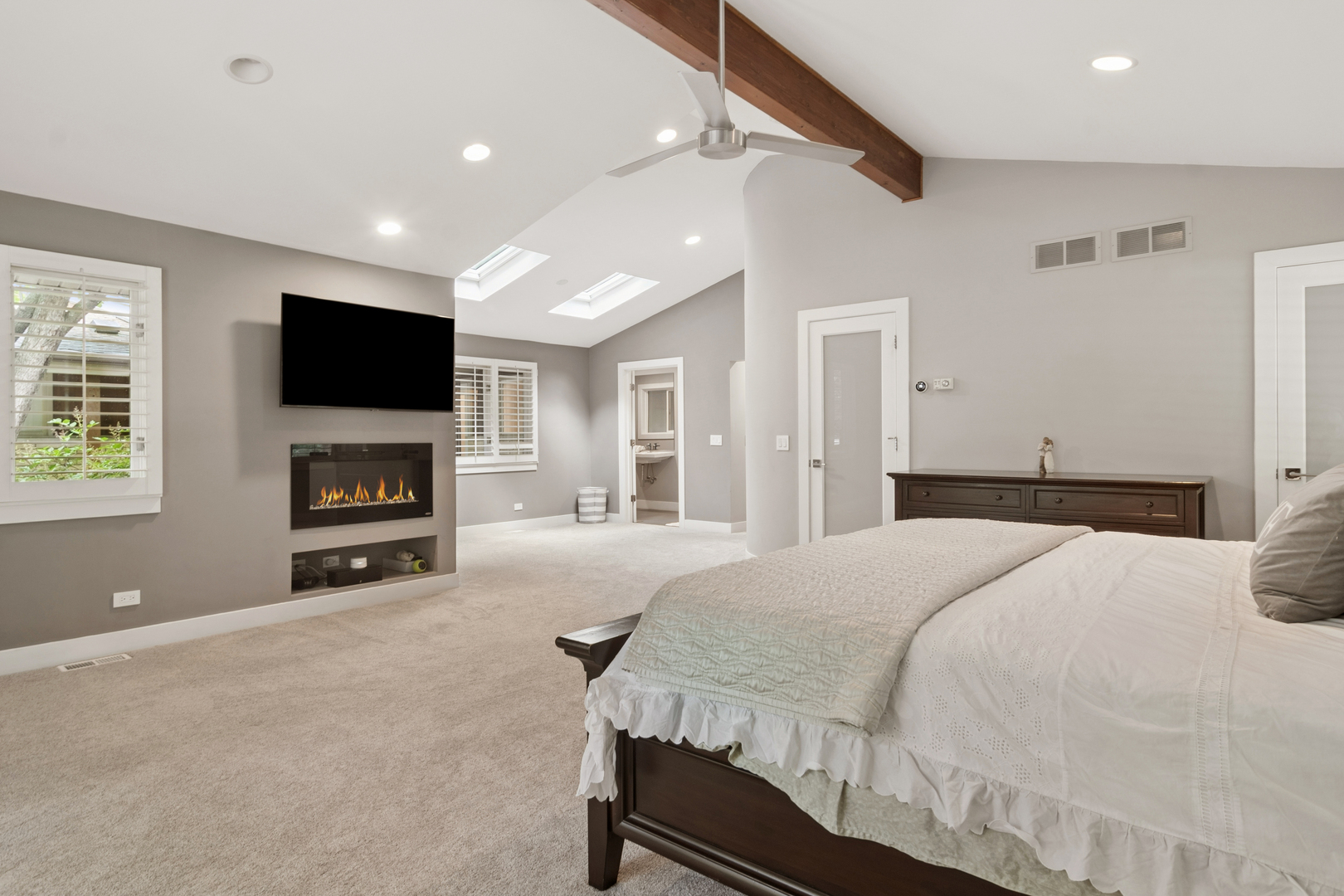 28 LANCASTER Lane