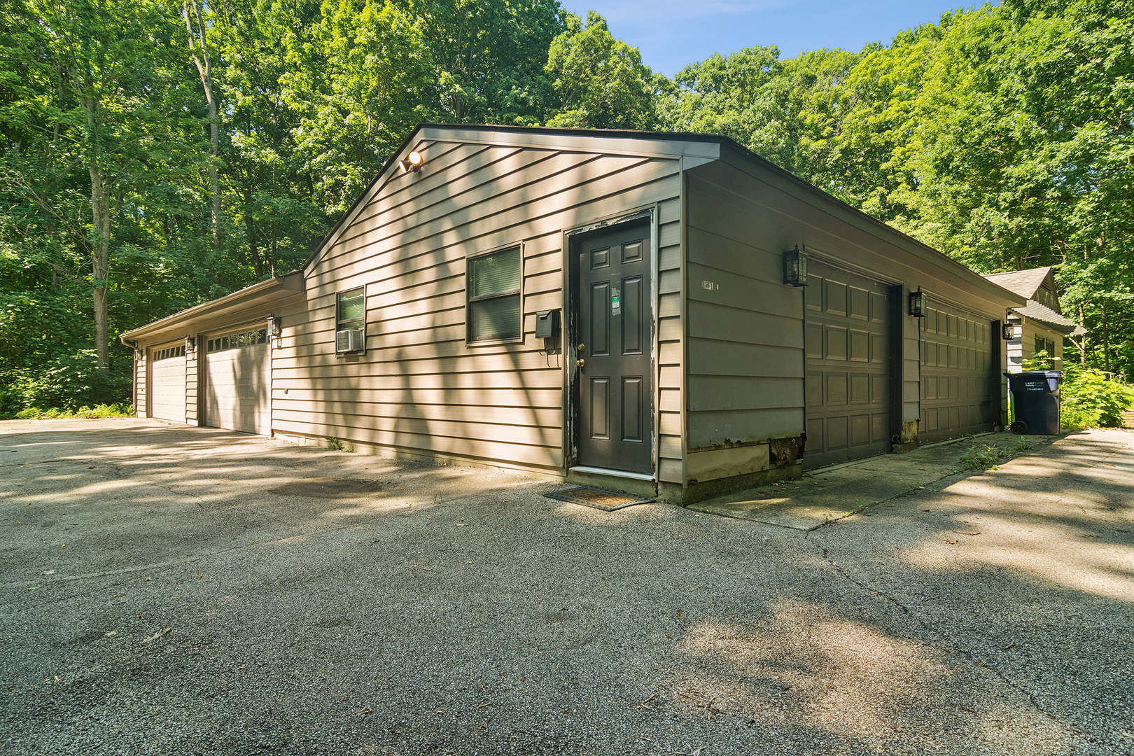 3195 Deerfield Road