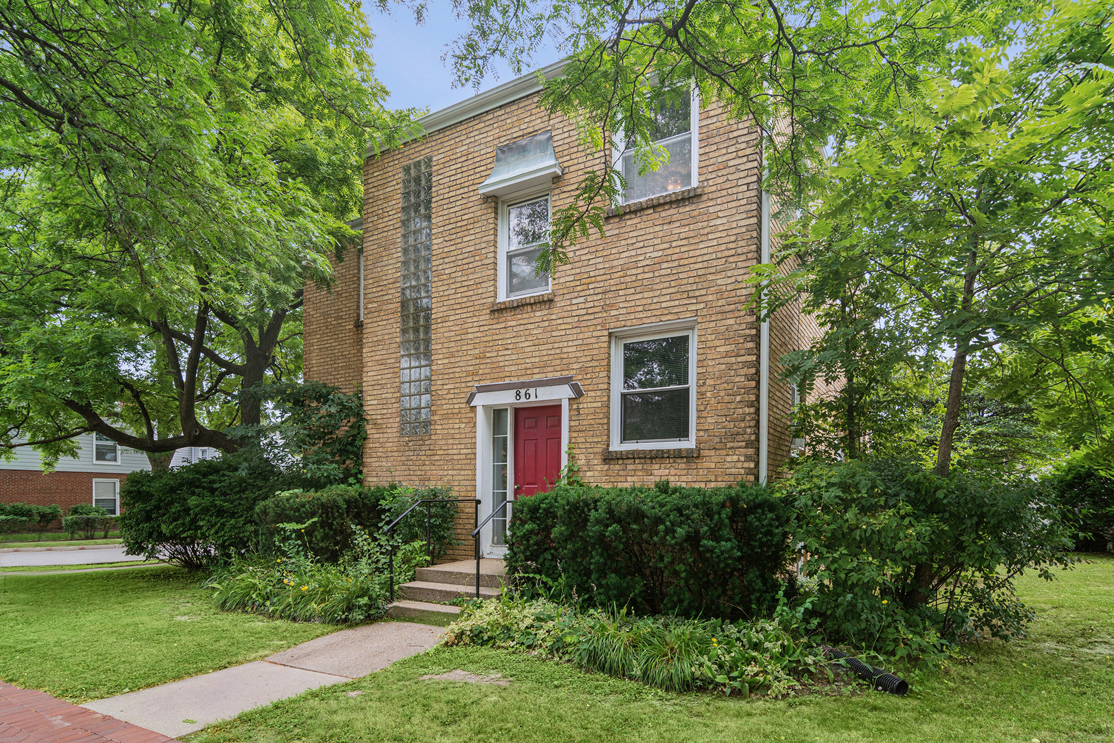 861 Waukegan Road Unit: 2