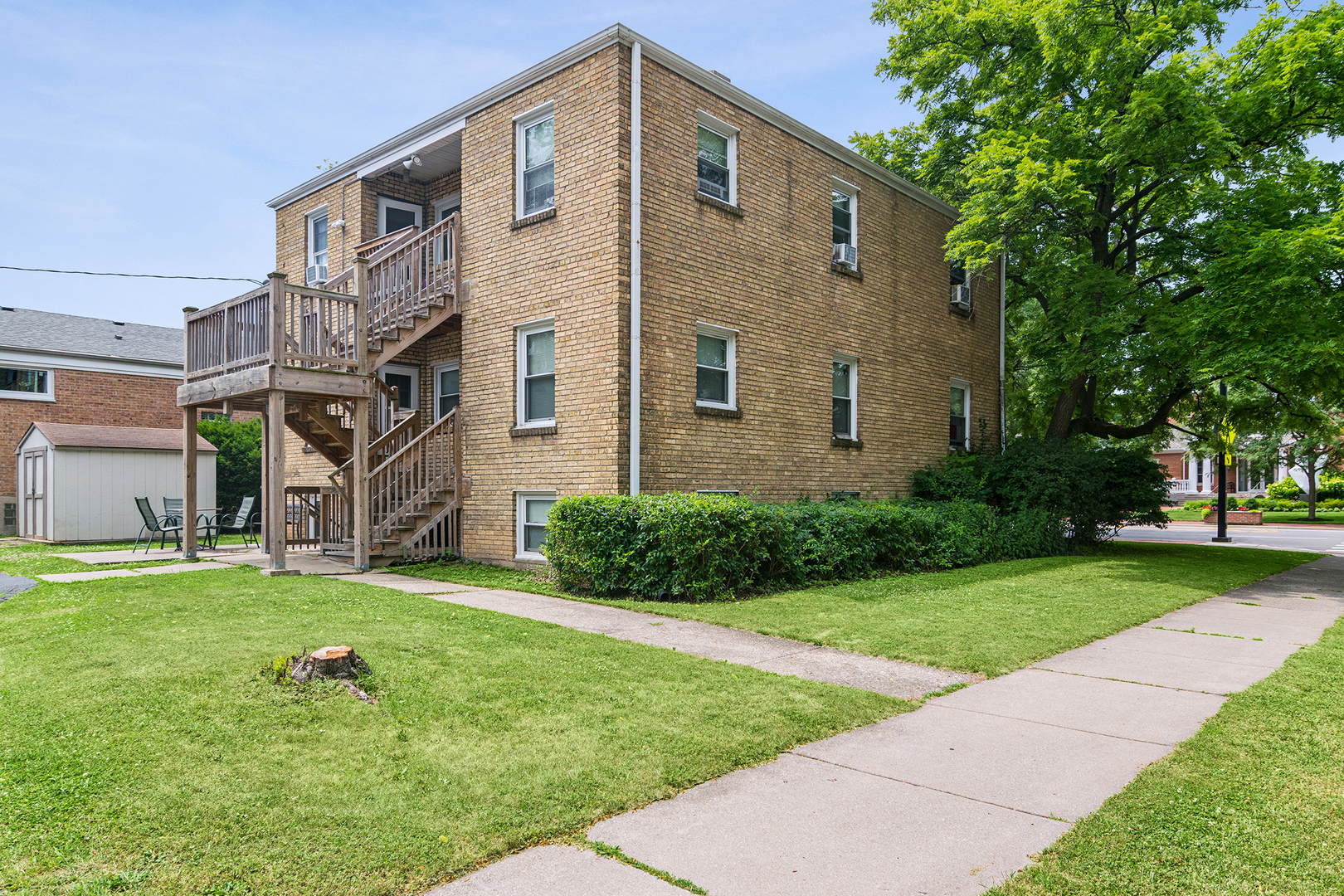 861 Waukegan Road Unit: 2